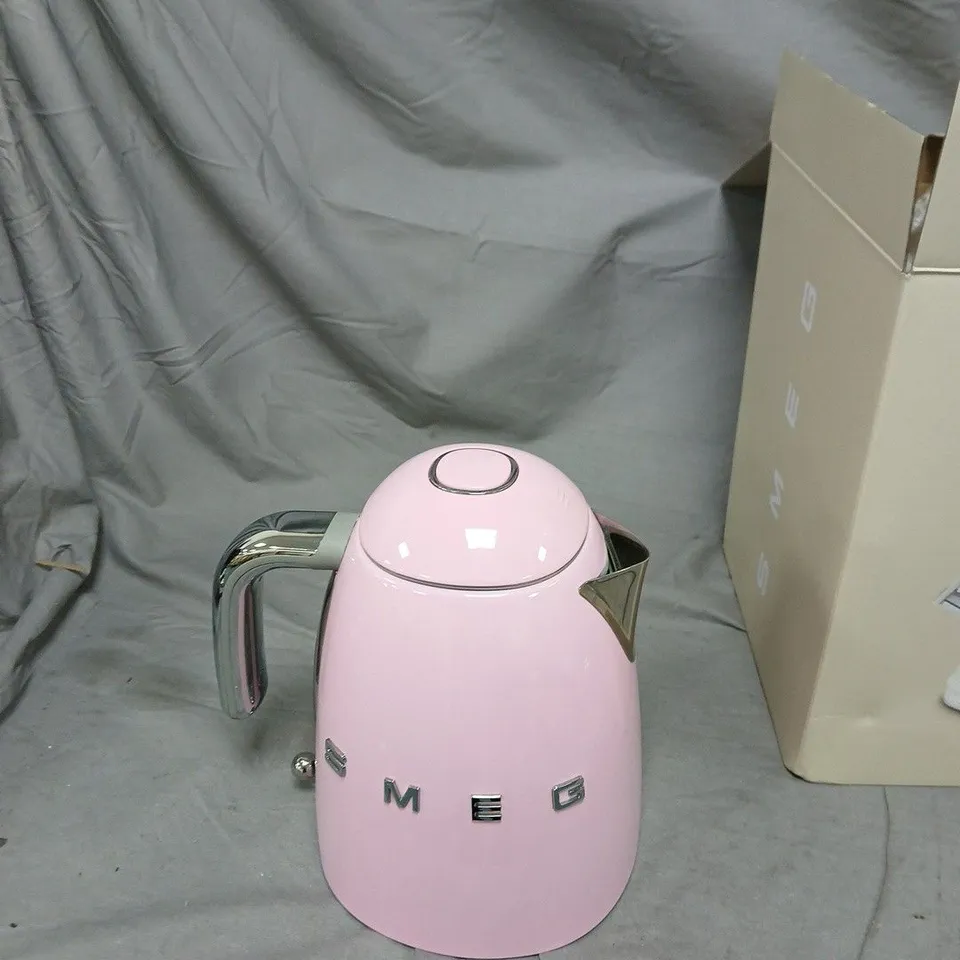 SMEG ELECTRIC KETTLE – PINK, RETRO 50S STYLE BOXED 