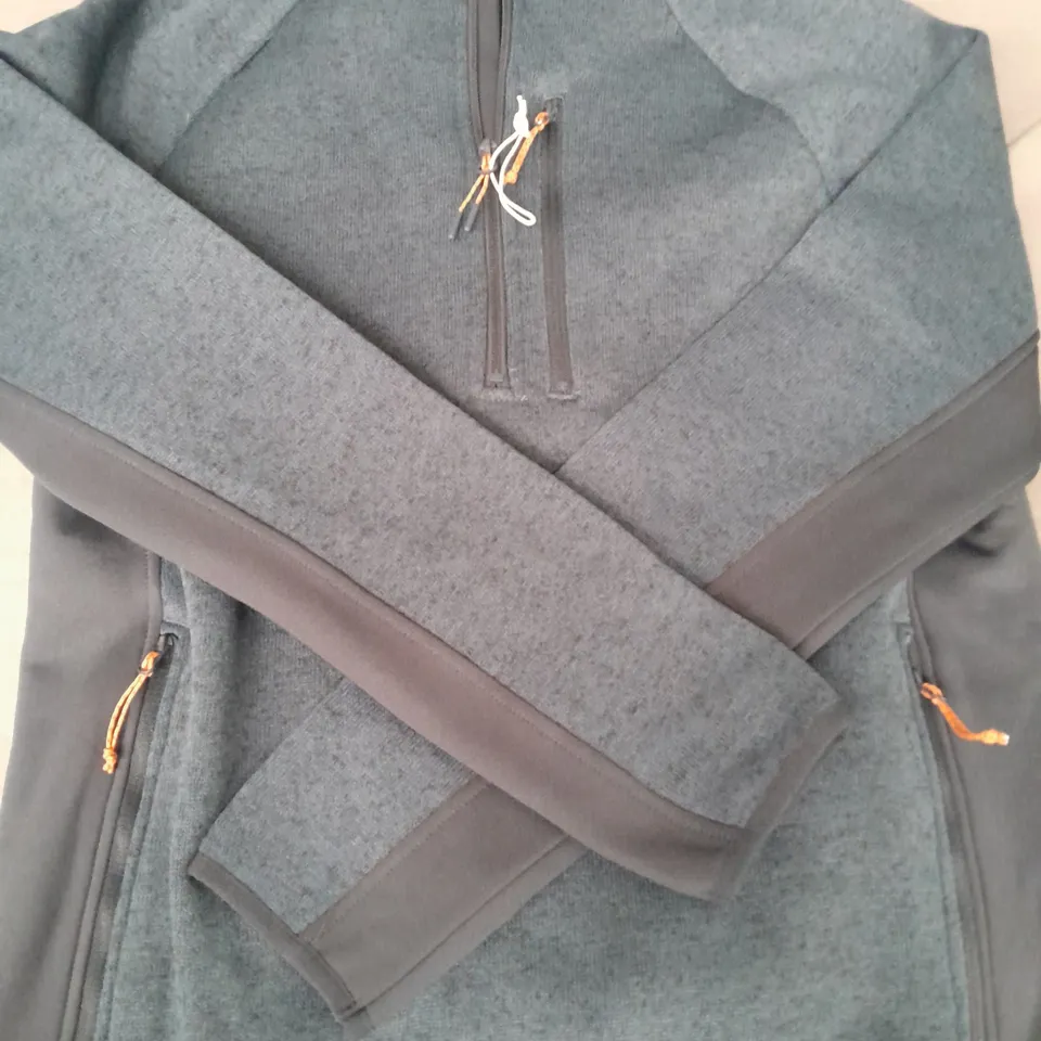 MOUNTAIN WAREHOUSE LONG SLEEVE JACKET IN NAVY SIZE LARGE