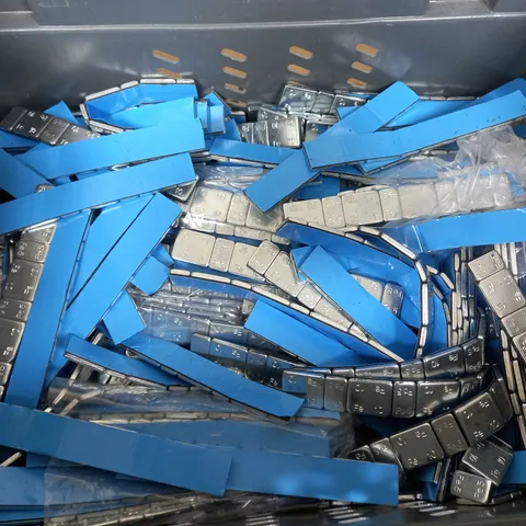 BOX OF WHEEL BALANCE WEIGHTS / COLLECTION ONLY