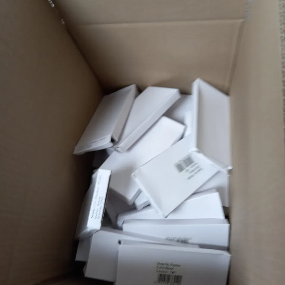 BOX OF APPROXIMETLY 30 NOKIA 4.2 DISPLAY PHONES 