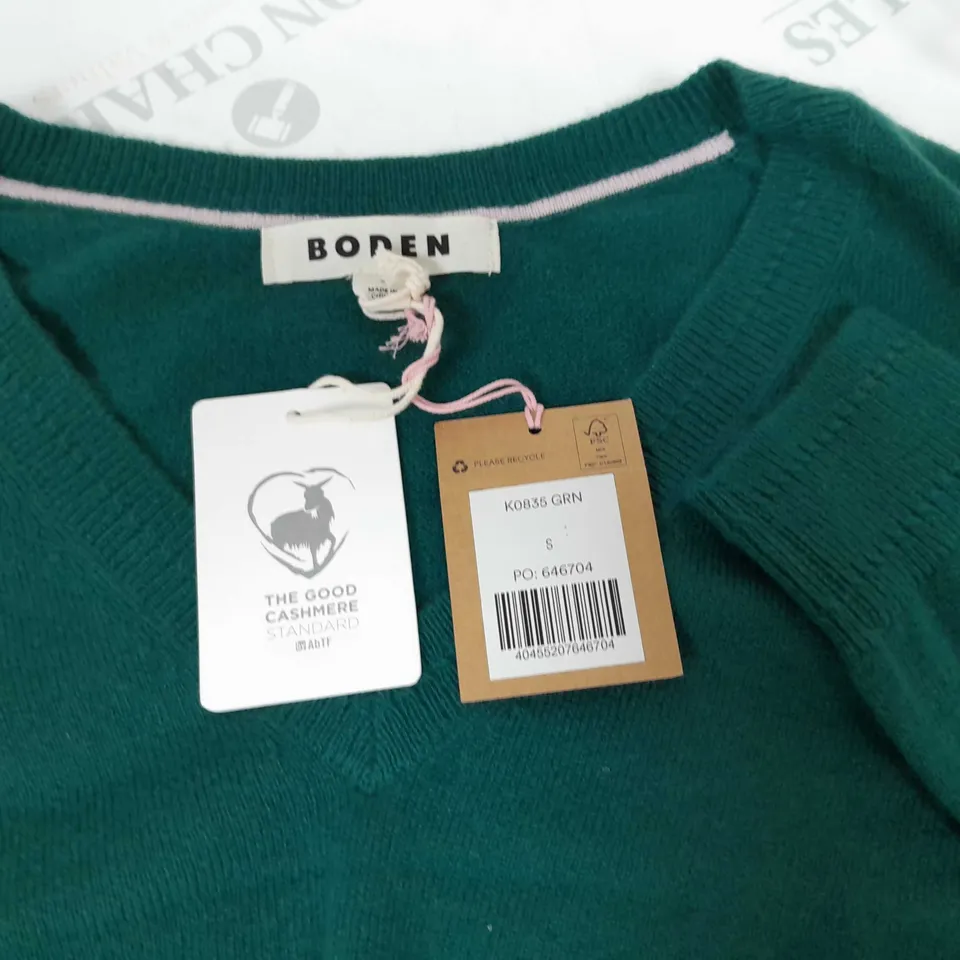 BODEN GREEN V-NECK CASHMERE JUMPER - S