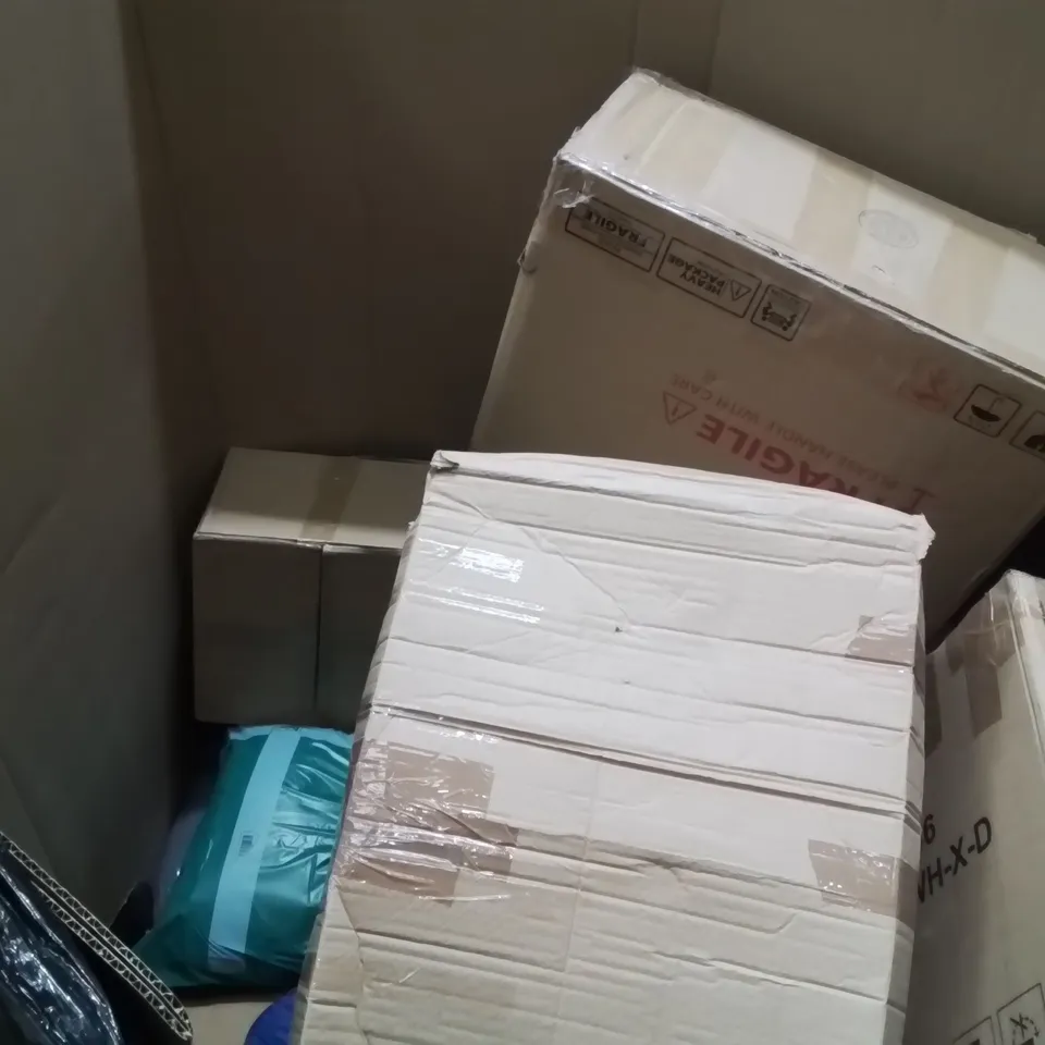 PALLET OF ASSORTED ITEMS INCLUDING: GAMING CHAIRS, BAGGED AND ROLLED MATTRESS, AIR FRYER ECT