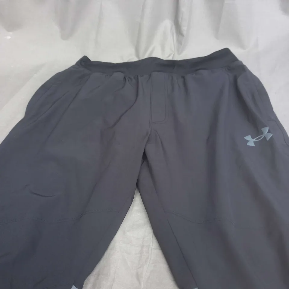 UNDER ARMOUR BLACK TROUSERS - LARGE
