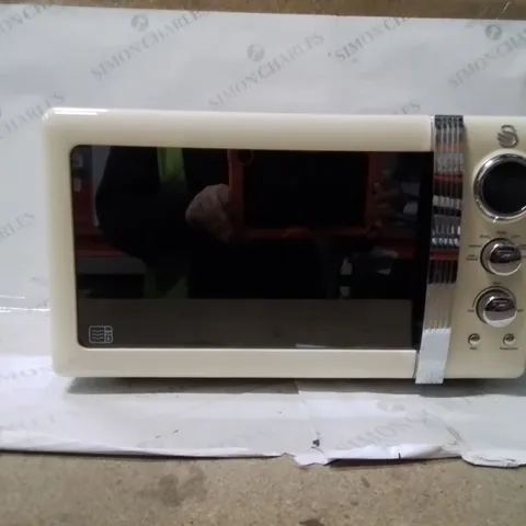 BOXED SWAN RETRO MICROWAVE 
