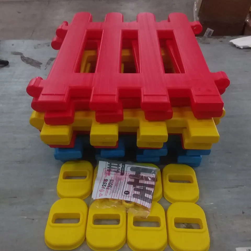 BOXED INDOOR & OUTDOOR PLAY FENCE  RRP £60
