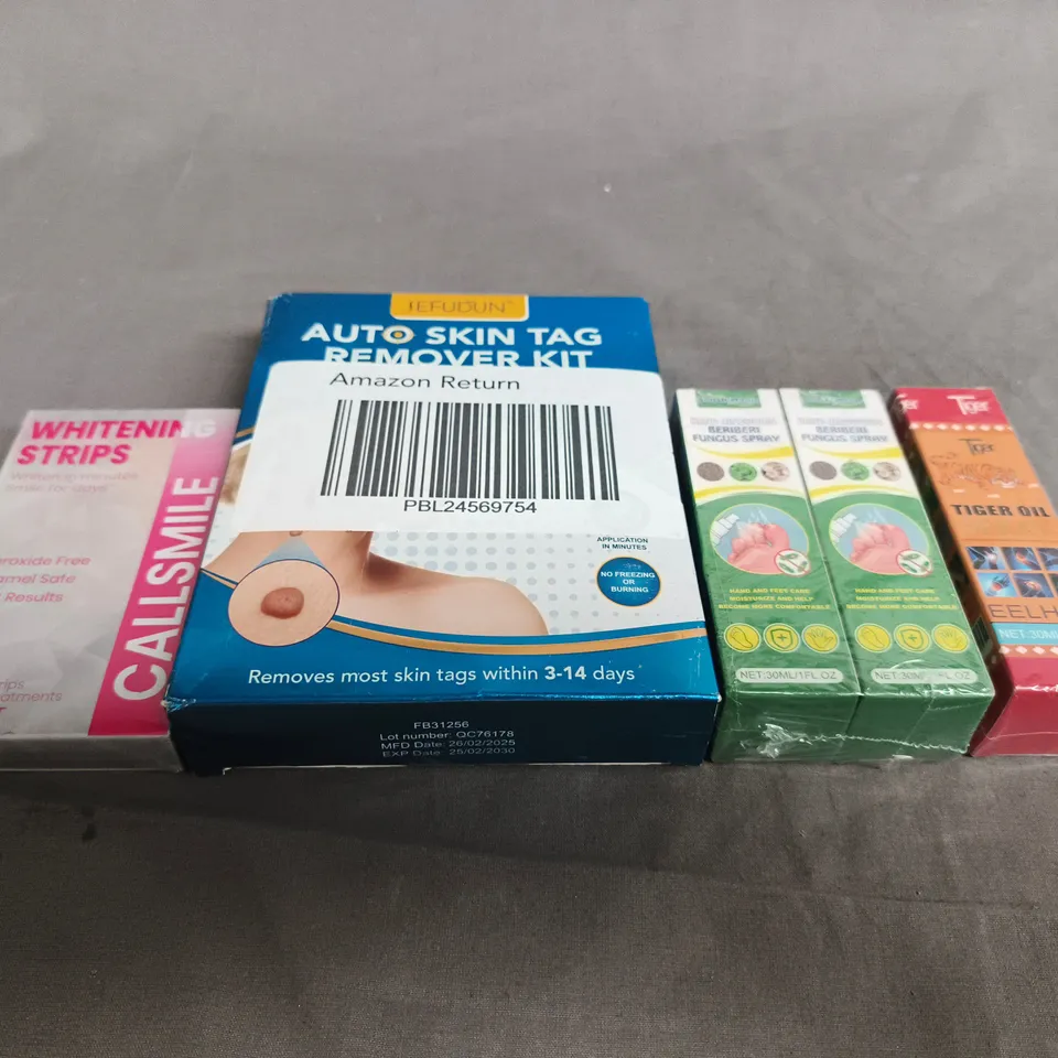APPROX 10 ASSORTED ITEMS TO INCLUDE -  AUTO SKIN TAG REMOVER KIT + WHITENING STRIPS & SKINCARE BOXES