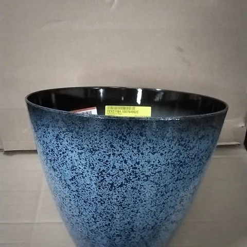 ALEXAUNDREA POT PLANTER 
