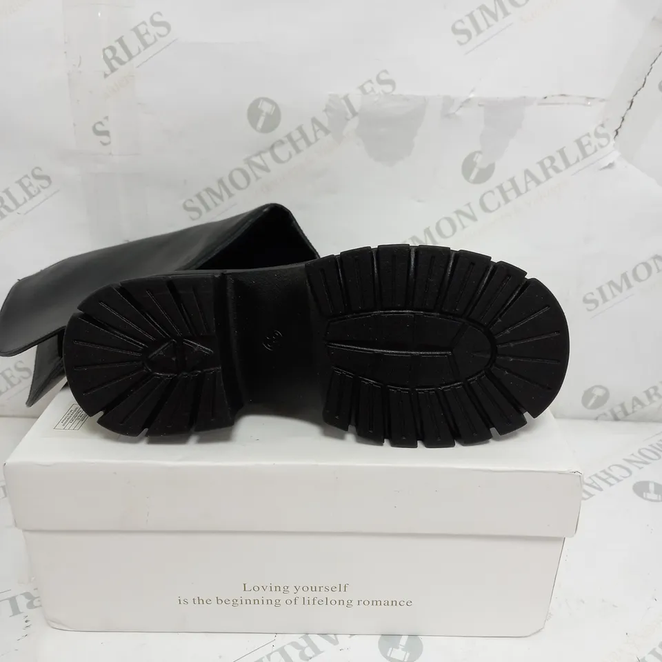 BOXED PAIR OF HEARCHOA PLATFORM HIGH BOOTS IN BLACK - EU 35