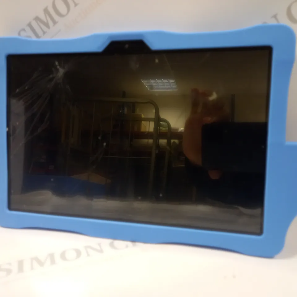DAMAGED ANDROID KINSTONE TABLET FOR CHILDEREN 
