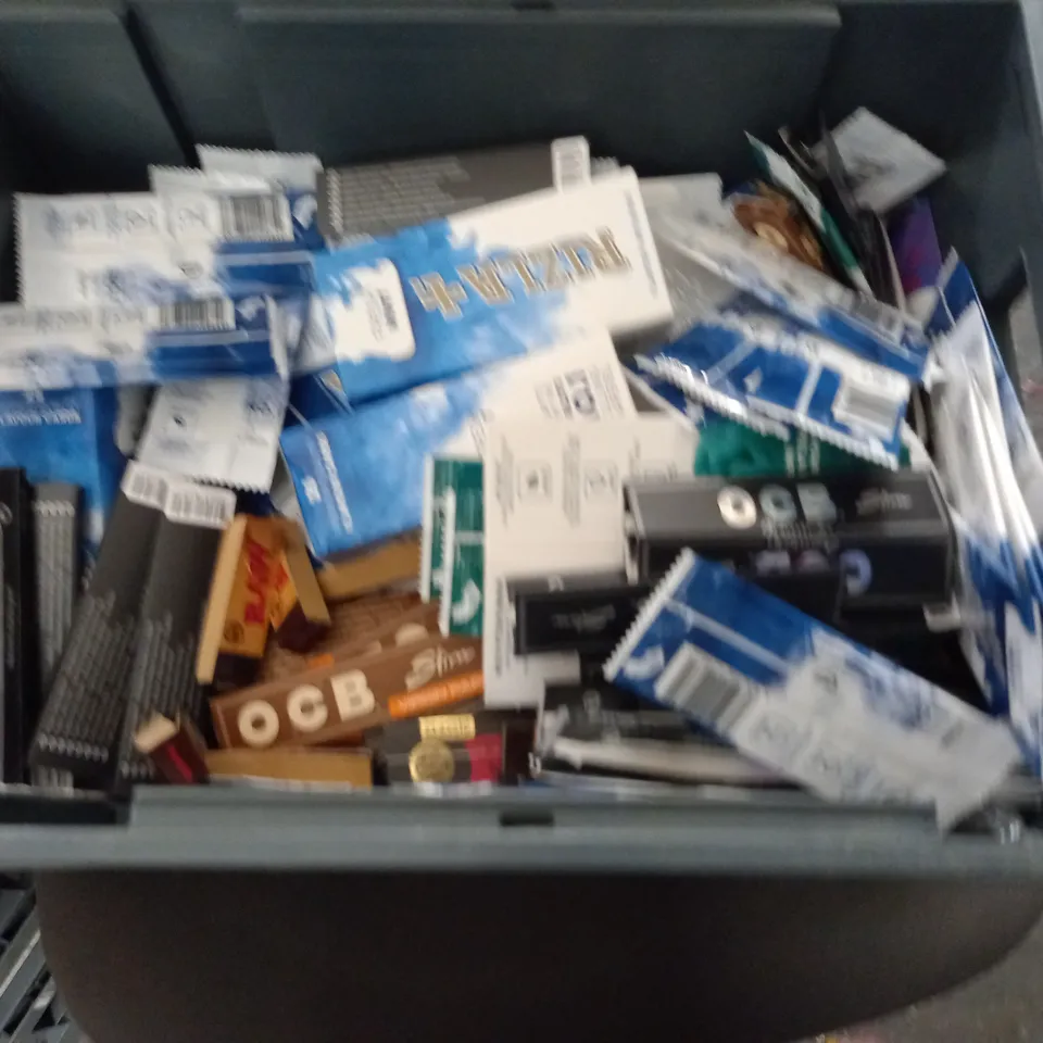 LARGE QUANTITY OF ASSORTED SMOKING ACCESSORIES TO INCLUDE RIZLAS, FILTERS AND FLAVOUR CARDS