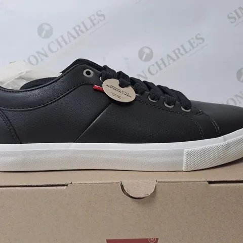 BOXED PAIR OF LEVI WOODWARD BLACK TRAINERS - SIZE 8