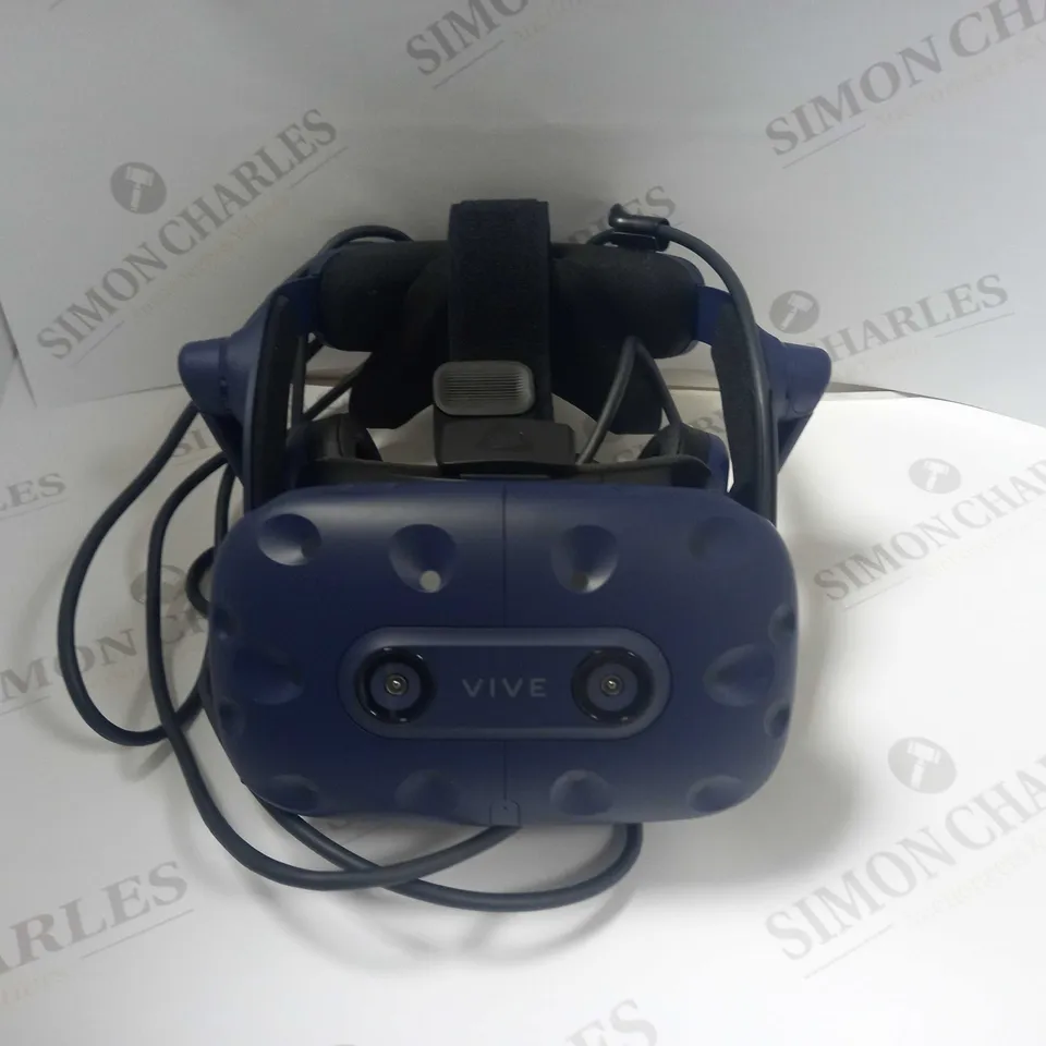HTC VIVE PRO FULL VIRTUAL REALITY HEADSET KIT RRP £1139.99