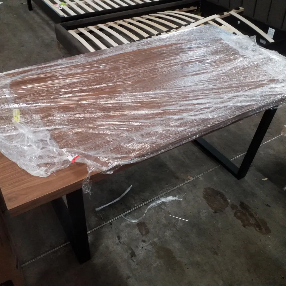 WOOD EFFECT 160×90CM DINING TABLE 