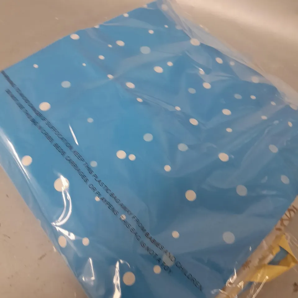 PERFECT PRESENT GIFTBAG AND TAG COLLECTION