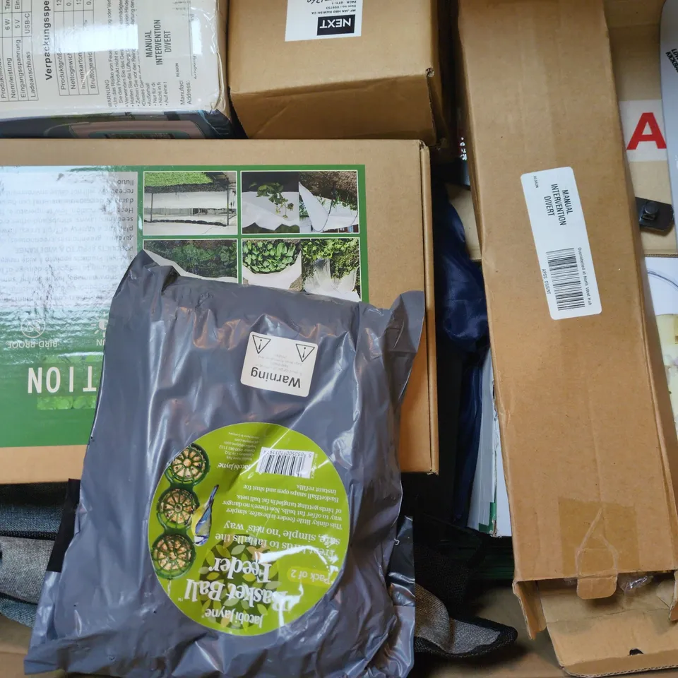 APPROXIMATELY 20 ASSORTED HOUSEHOLD PRODUCTS TO INCLUDE BASKET BALL FEEDER, VEGASMALL PLANT PROTECTION, PORTABLE COOLING AIR CONDITIONER, ETC - COLLECTION ONLY