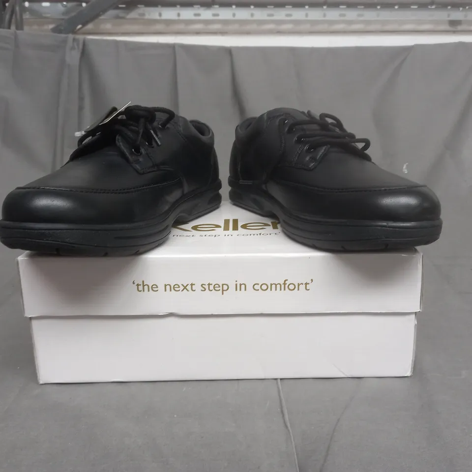 BOXED PAIR OF DR KELLER SHOES IN BLACK UK SIZE 11