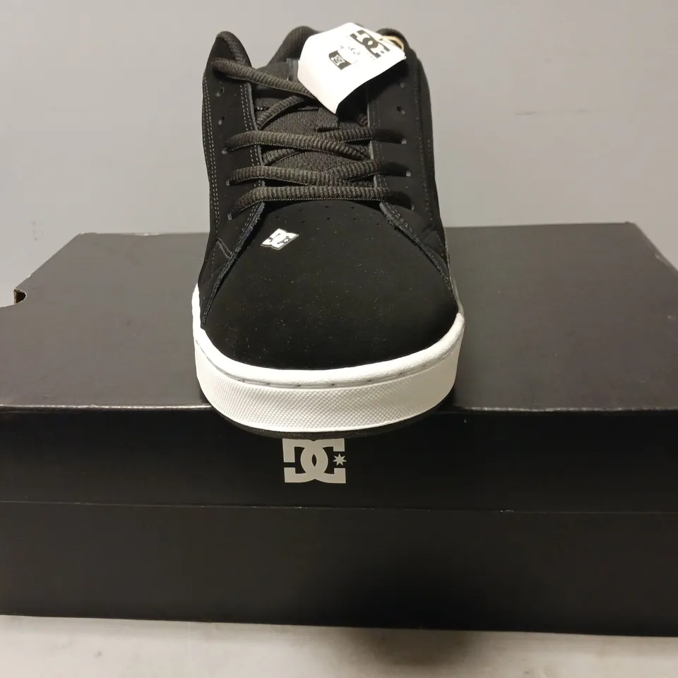 BOXED PAIR OF DC SHOES IN BLACK UK SIZE 11.5