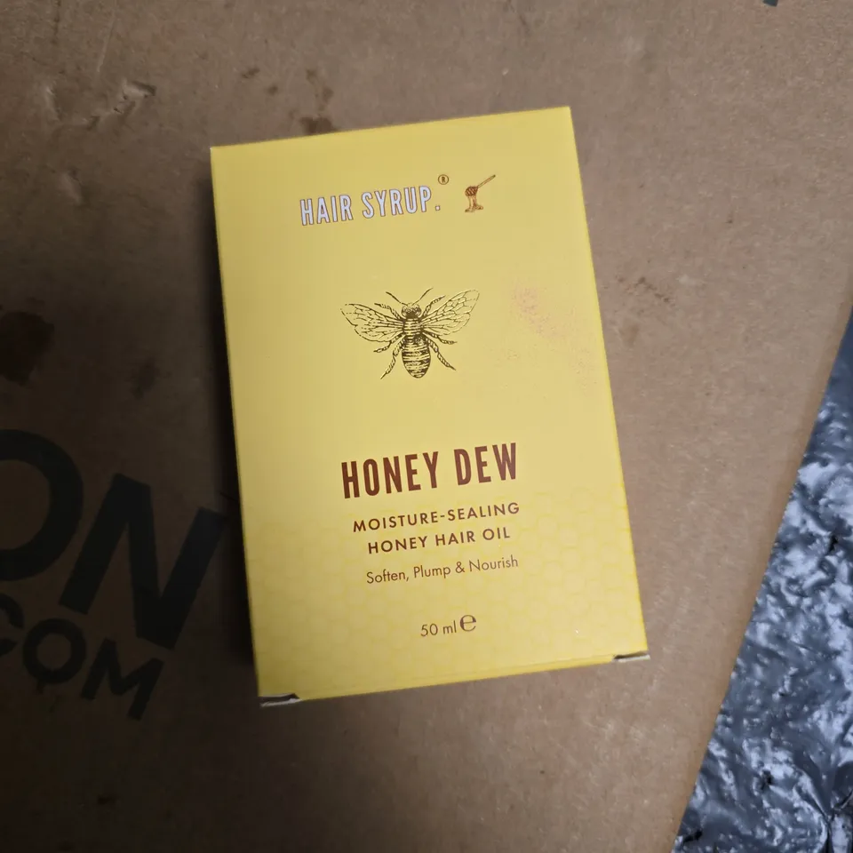 TOTE OF APPROXIMATELY 20 ASSORTED COSMETICS TO INCLUDE: HONEY HAIR SYRUP 