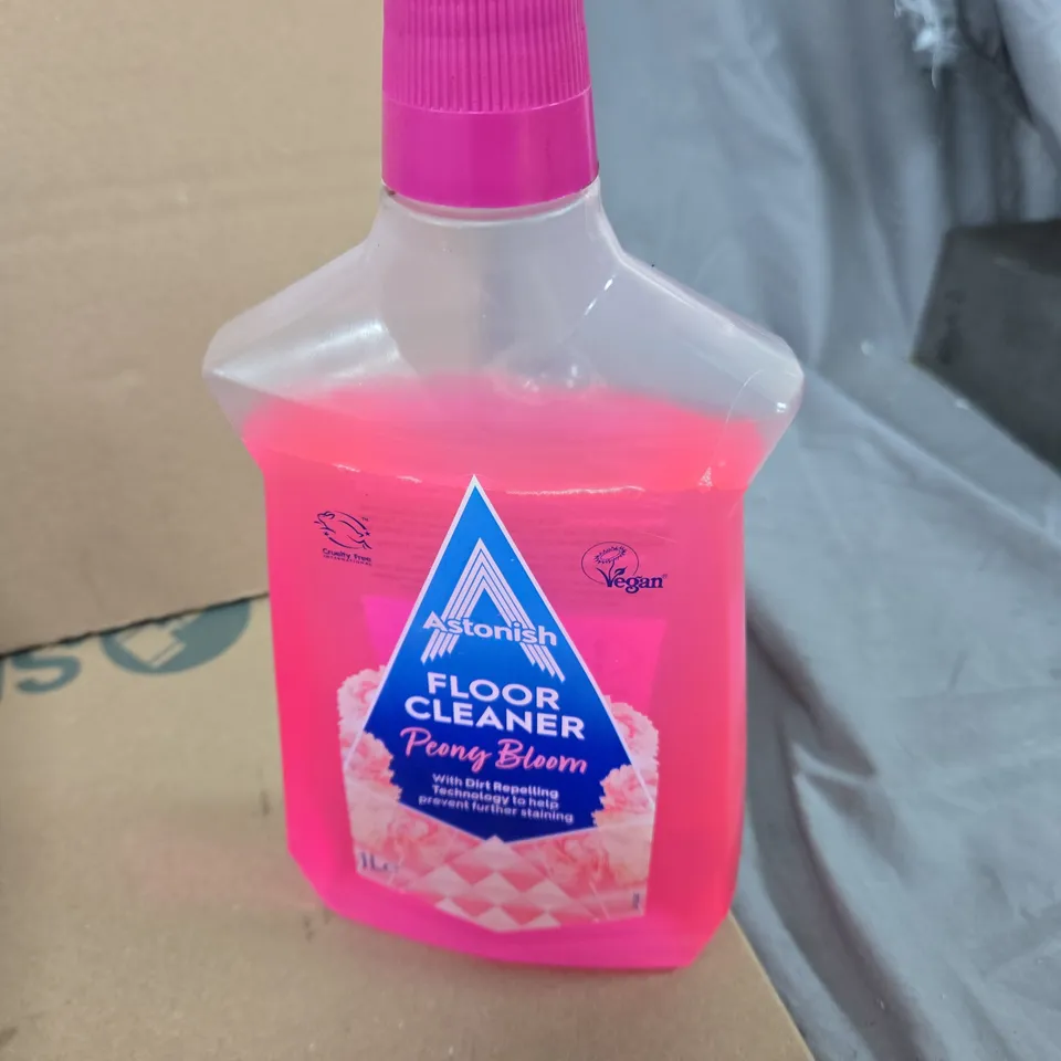 TOTE OF APPROXIMATELY 15 ASSORTED LIQUID ITEMS TO INCLUDE: ASTONISH FLOOR CLEANER 