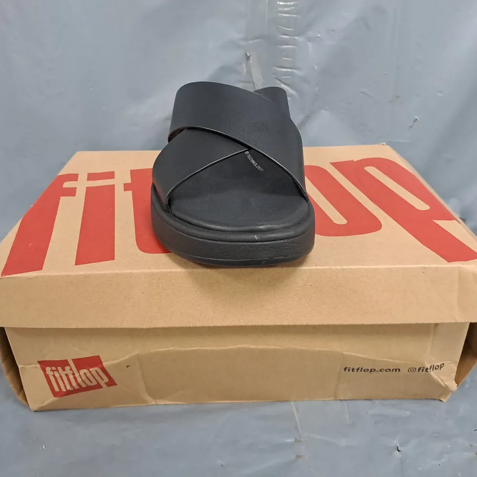 BOXED PAIR OF FITFLOP LEATHER FLATFORM CROSS SLIDES IN BLACK SIZE UK 6
