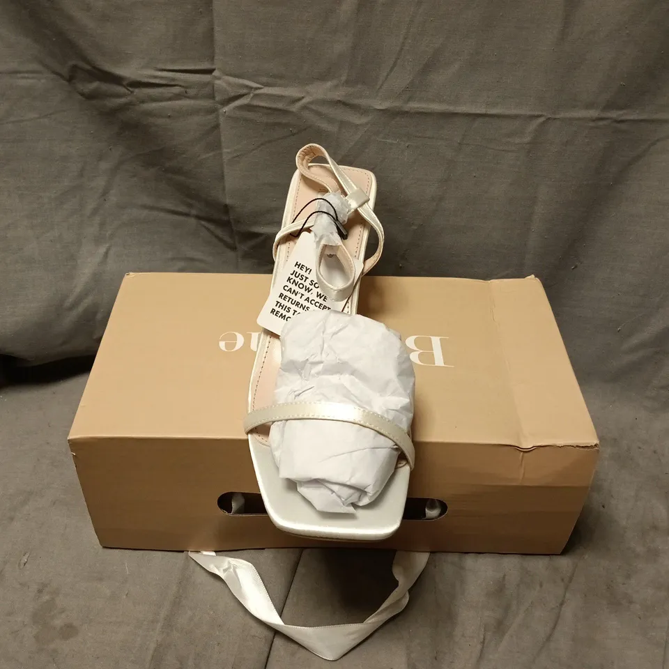 BOXED PAIR OF BE MINE OAKLEY IVORY SATIN HEELS - SIZE 5
