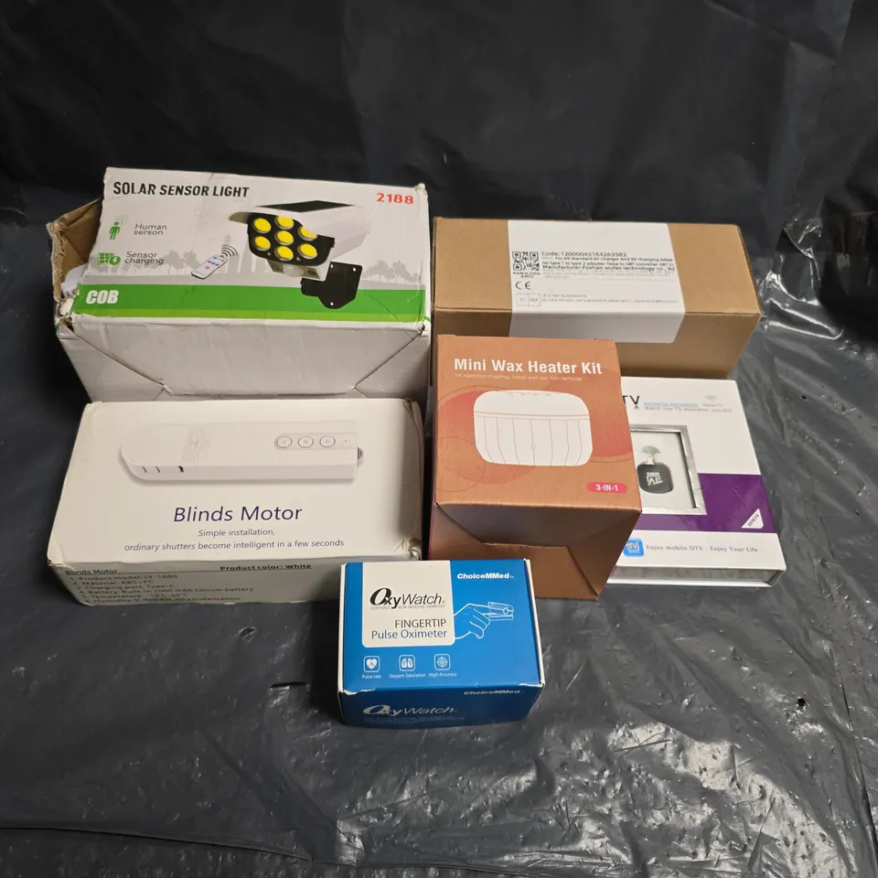 SEVEN ASSORTED PRODUCTS TO INCLUDE; SOLAR SENSOR LIGHT, BLINDS MOTOR, MINI WAX HEATER KIT, OXYWATCH PULSE OXIMETER & ASSORTED BOXES