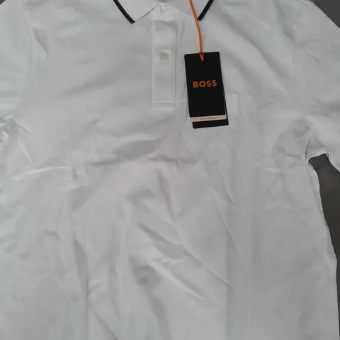 BOSS POLO TOP IN WHITE SIZE MEDIUM