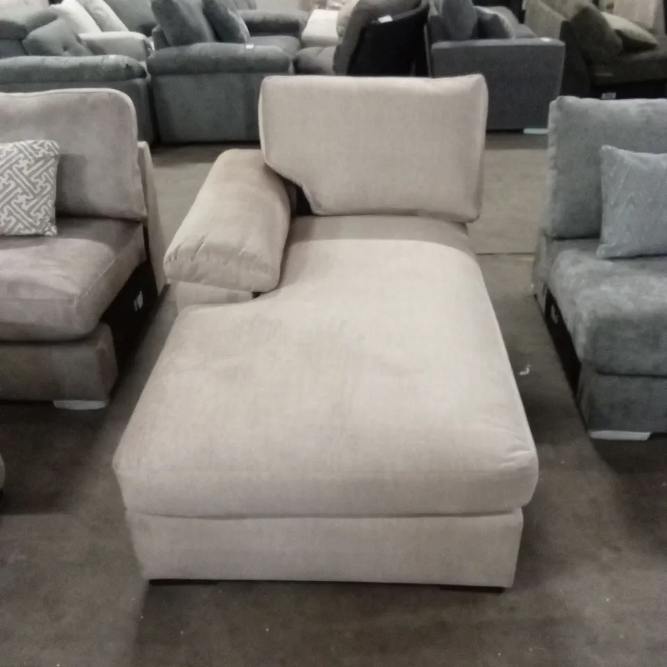 APPROX 5 x ASSORTED DESIGNER INCOMPLETE SOFA PARTS