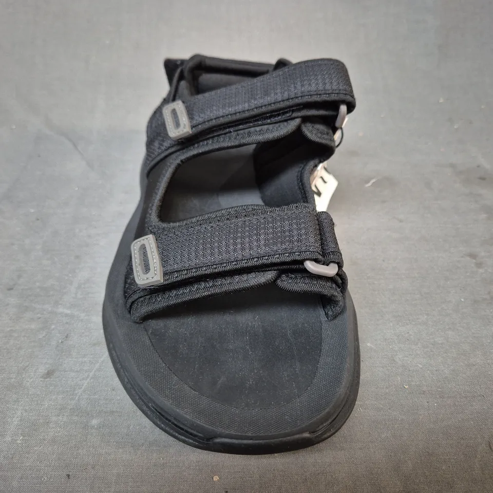 PAIR OF ZARA OPEN TOE SANDALS IN BLACK EU SIZE 44