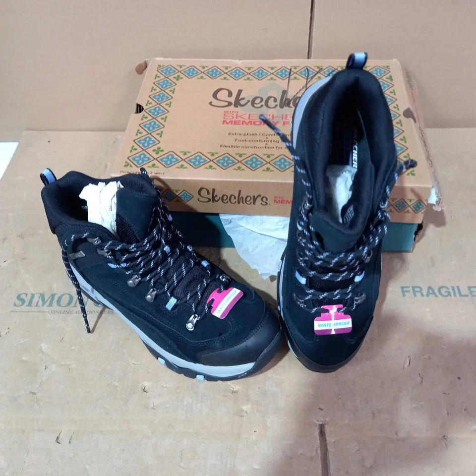 BOXED PAIR OF SKECHERS - SIZE 8