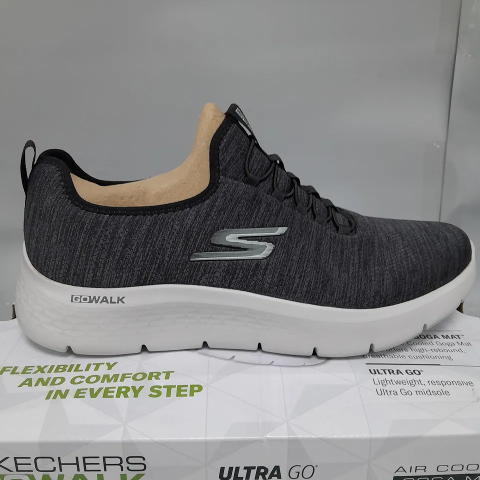 BOXED SKETCHERS GO WALK BLACK SIZE 11