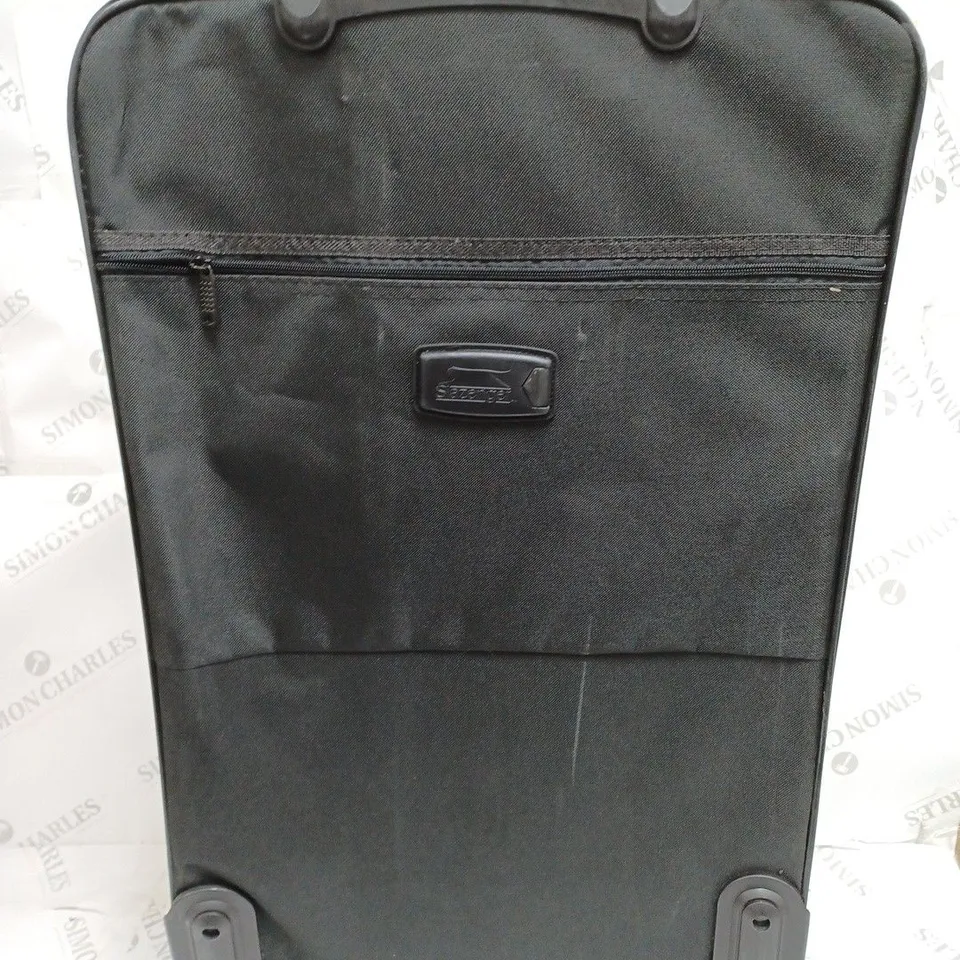 SLAZENGER TROLLEY SUITCASE IN BLACK 