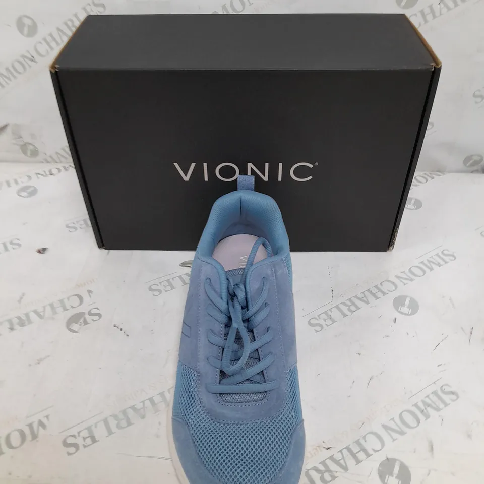 BOXED PAIR OF VIONIC BLUE MESH TRAINERS SIZE 7 
