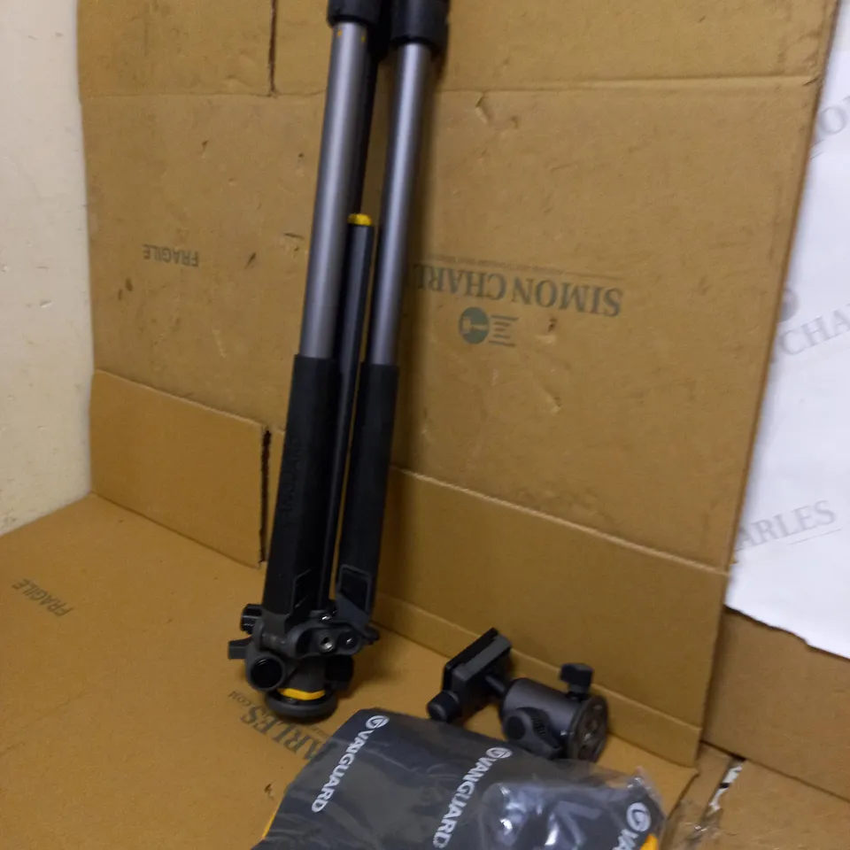 VANGUARD ALTA PRO 2+ TRIPOD