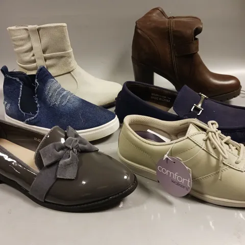 LOT OF 16 ASSORTED PAIRS OF SHOES TO INCLUDE KELSI, COMFORT WALKERS AND BRIT-MAN - VARIOUS SIZES