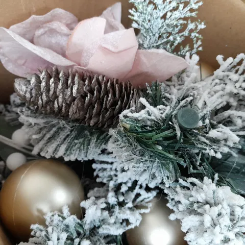 BOXED FROSTED ROSE TABLE TOP TREE