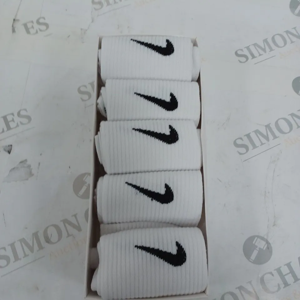 BOX OF 5 SETS OF WHITE NIKE SOCKS SIZE MEDIUM 