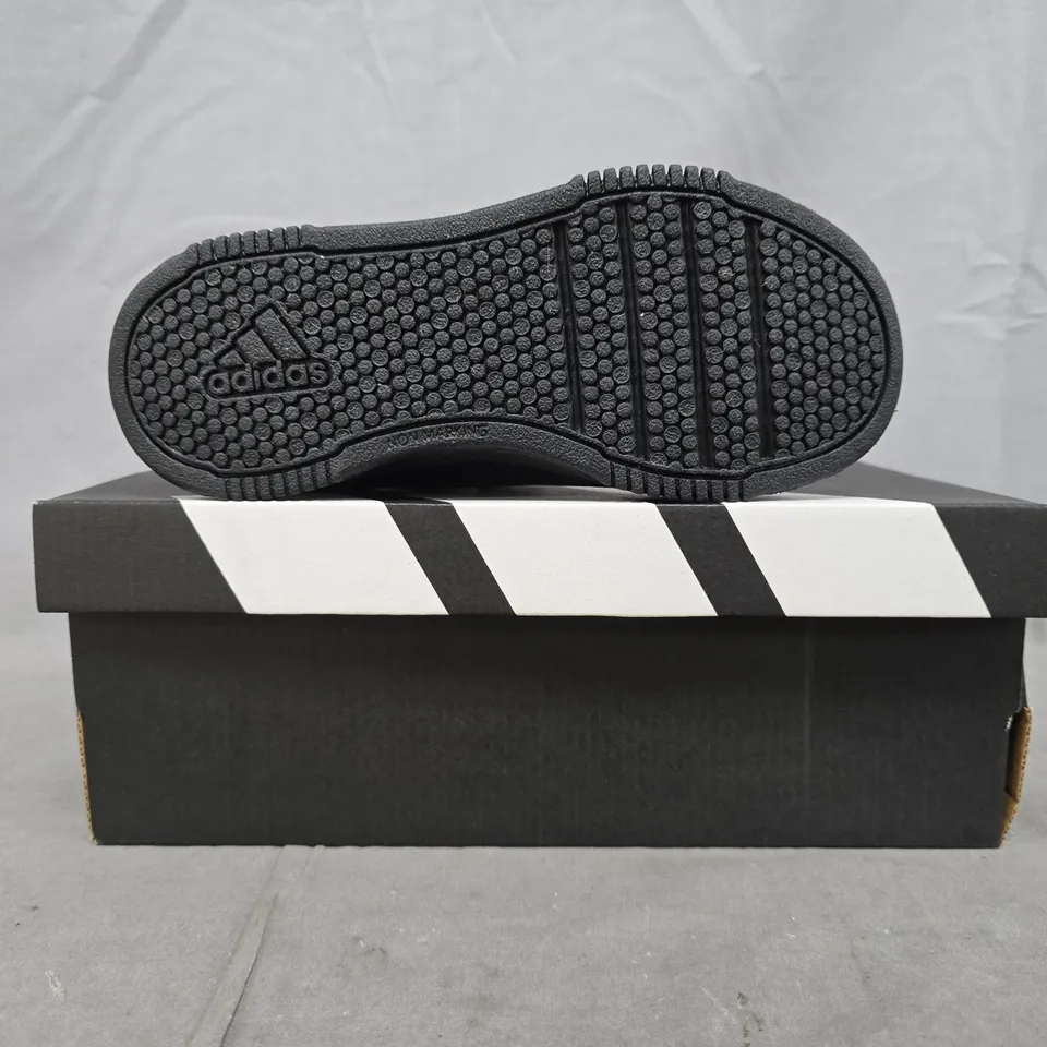 BOXED PAIR OF ADIDAS TENSAUR SPORT 2.0 KID'S SHOES IN BLACK SIZE UK 12.5K