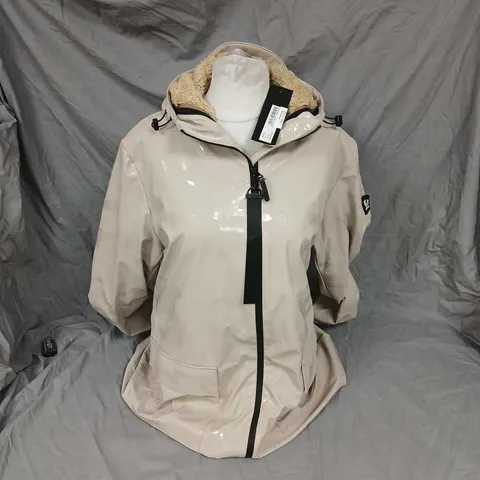 GAMMON BEIGE GLOSSY PARKA WITH FAUX SHEARLING HOOD – SIZE XL (STYLED IN ITALY)
