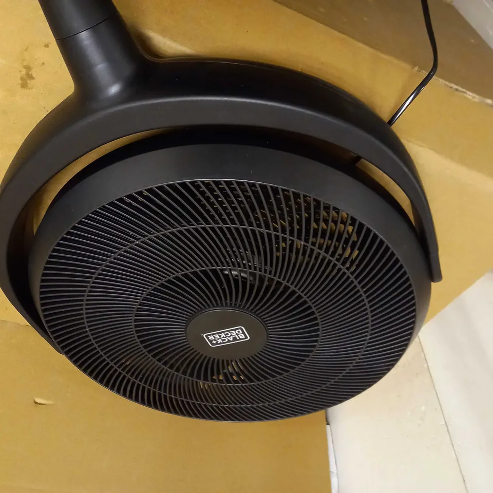 BLACK+DECKER HIGH VELOCITY PEDESTAL DESK FAN