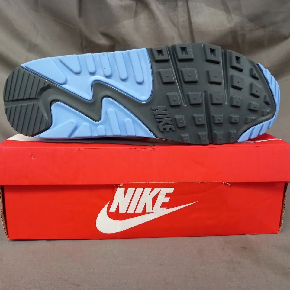 BOXED PAIR OF NIKE AIR MAX SHOES IN GREY/BLUE UK SIZE 10