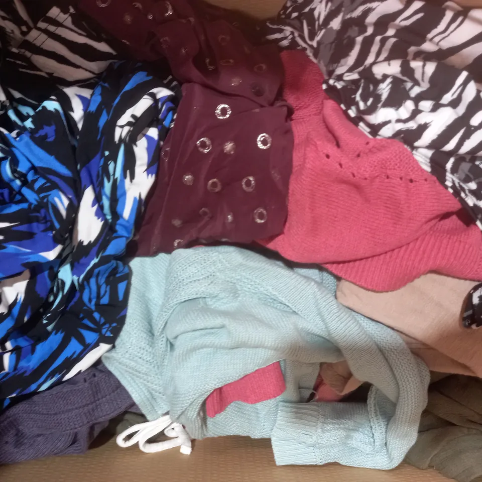BOX OF APPROXIMATELY 15 ASSORTED CLOTHING AND FASHION ITEMS IN VARIOUS STYLES AND SIZES TO INCLUDE JULIEN MACDONALD, NINA LEONARD, ETC