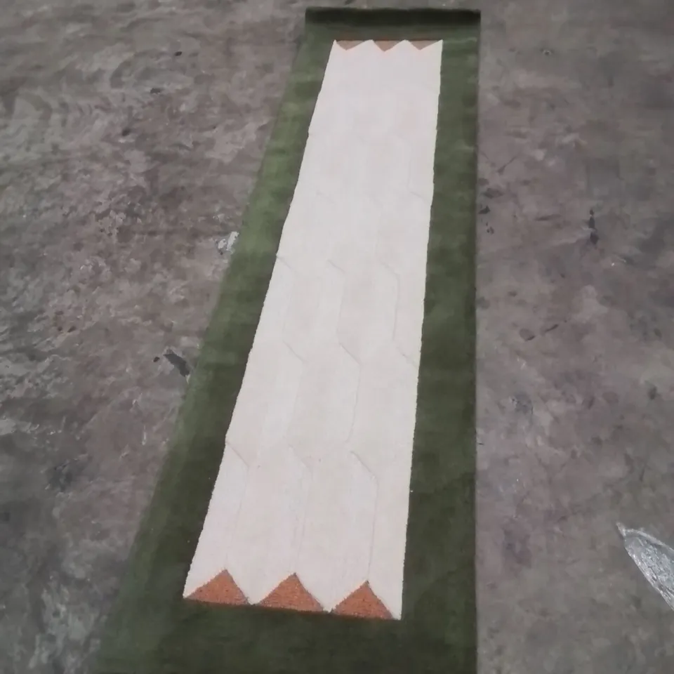 QUALITY DESIGNER AREA RUG - APPROXIMATELY 215X60CM