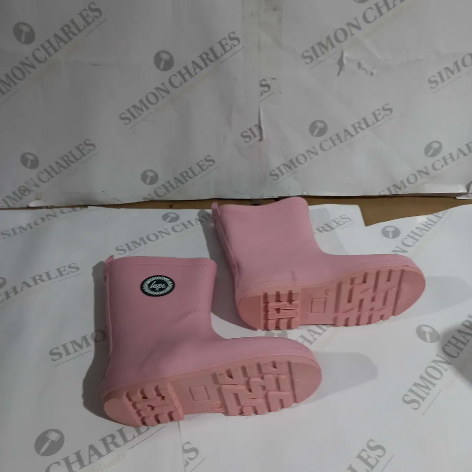 UNBOXED PAIR OF HYPE UNISEX PINK CREST WELLIE 