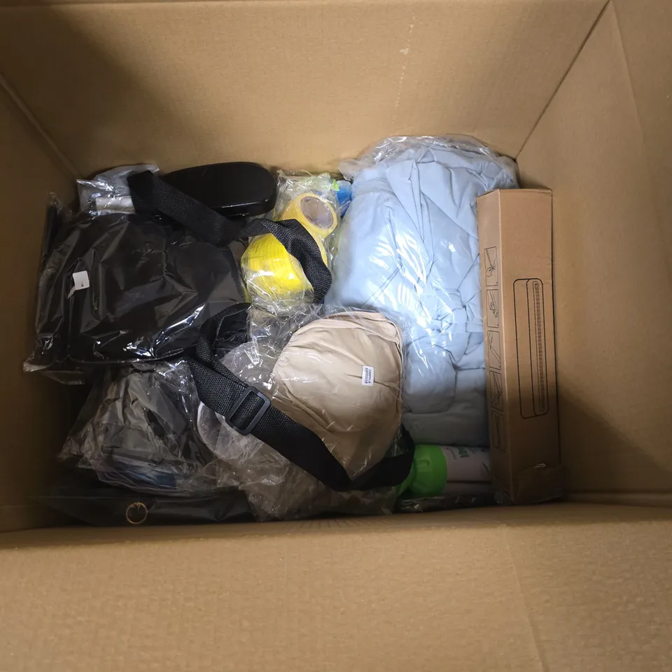 LOT OF ASSORTED HOUSEHOLD AND CLOTHING ITEMS TO INCLUDE HUSH HAVEN 4-PIECE BEDDING SET AND MAGIC COPPER SOCKS