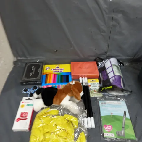 BOX OF ASSORTED TOYS AND GAMES TO INCLUDE COLOURING PENCILS, TEDDIES AND BALLOONS
