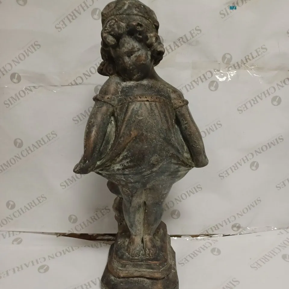 LOT TO CONTAIN A GARDEN STATUE - COLLECTION ONLY