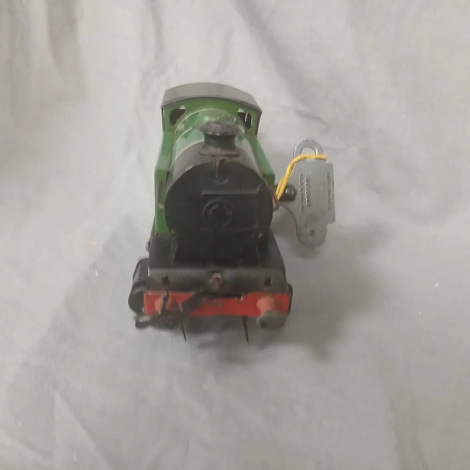 LNER 460 STEAM LOCOMOTIVE WITH ATLAS BOXED FREIGHT CARS