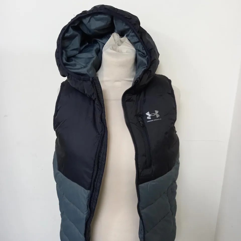 UNDER ARMOUR PADDED GILET SIZE 10-11 YEARS