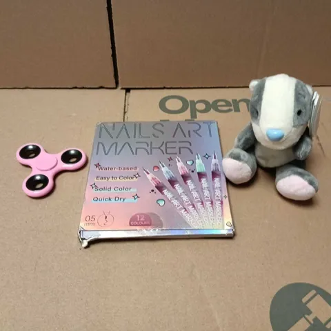 LARGE QUANTITY OF ASSORTED TOYS AND GAMES TO INCLUDE - NAIL ART KIT, FIDGET SPINNER & SMALL DIGBY TEDDY ETC 